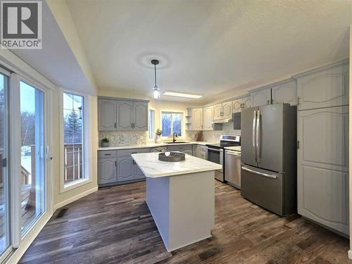 1934 8 Avenue, Wainwright, AB - Indoor Photo Showing Kitchen