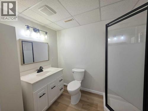 1934 8 Avenue, Wainwright, AB - Indoor Photo Showing Bathroom