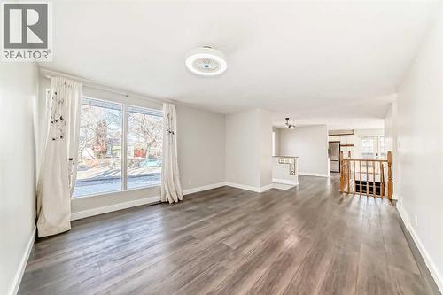 2831 63 Avenue Sw, Calgary, AB - Indoor