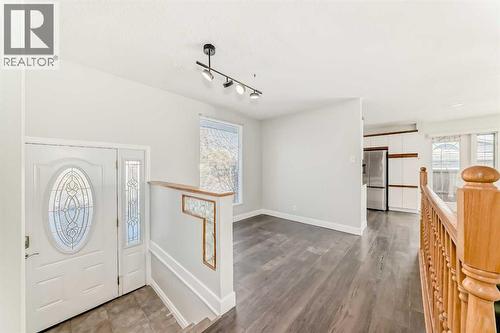 2831 63 Avenue Sw, Calgary, AB - Indoor Photo Showing Other Room