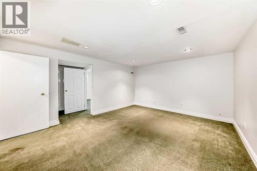 2831 63 Avenue Sw, Calgary, AB - Indoor Photo Showing Other Room