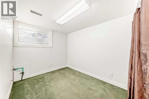 2831 63 Avenue Sw, Calgary, AB - Indoor Photo Showing Other Room