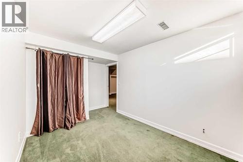 2831 63 Avenue Sw, Calgary, AB - Indoor Photo Showing Other Room