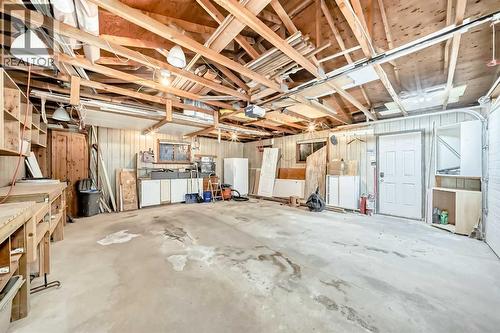 2831 63 Avenue Sw, Calgary, AB - Indoor Photo Showing Basement