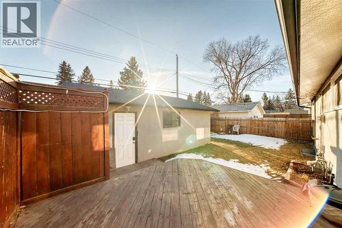 2831 63 Avenue Sw, Calgary, AB - Outdoor