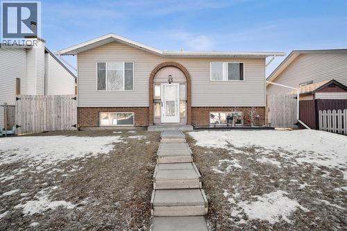 43 Applewood Drive SE  Calgary, AB T2A 7L2