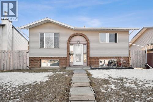 43 Applewood Drive Se, Calgary, AB - Outdoor