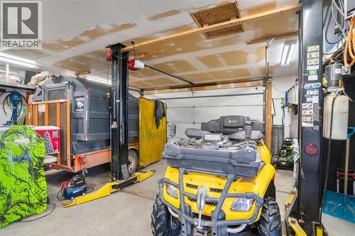 43 Applewood Drive Se, Calgary, AB - Indoor