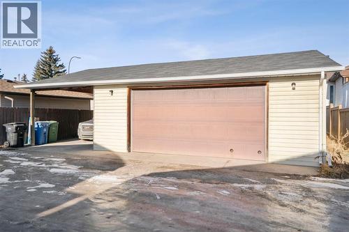 43 Applewood Drive Se, Calgary, AB - Outdoor With Exterior