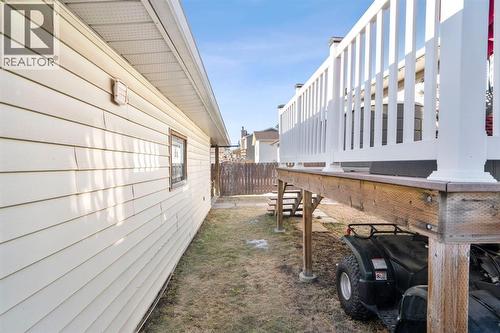 43 Applewood Drive Se, Calgary, AB - Outdoor With Exterior