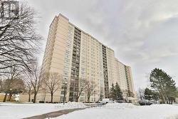 5 PARKWAY FOREST DRIVE E  Toronto, ON M2J 1L2