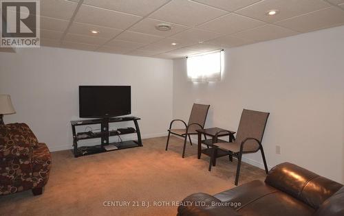 203 Summerhill Avenue, Hamilton, ON - Indoor