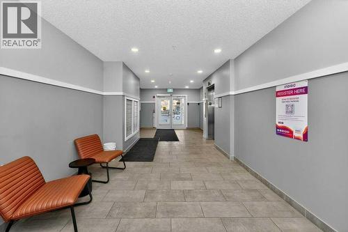 1207, 33 Carringham Gate Nw, Calgary, AB - Indoor