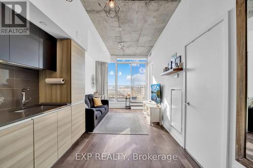 804 - 1238 Dundas St Street E, Toronto (South Riverdale), ON - Indoor Photo Showing Kitchen