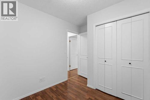 132 Riverglen Crescent Se, Calgary, AB - Indoor Photo Showing Other Room