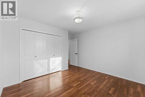 132 Riverglen Crescent Se, Calgary, AB - Indoor Photo Showing Other Room