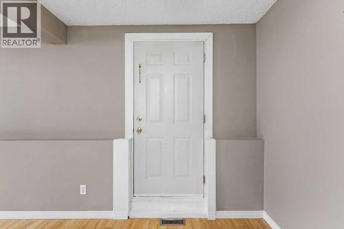 132 Riverglen Crescent Se, Calgary, AB - Indoor Photo Showing Other Room