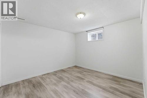 132 Riverglen Crescent Se, Calgary, AB - Indoor Photo Showing Other Room