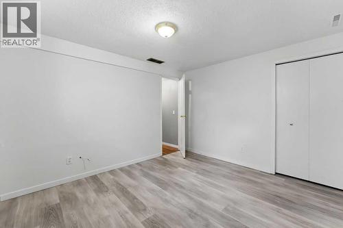 132 Riverglen Crescent Se, Calgary, AB - Indoor Photo Showing Other Room