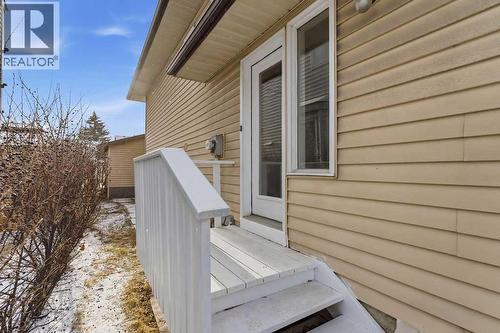 132 Riverglen Crescent Se, Calgary, AB - Outdoor With Exterior