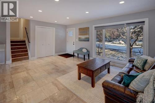 413 Albert Street Se, Airdrie, AB - Indoor Photo Showing Living Room