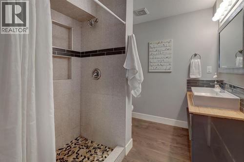 413 Albert Street Se, Airdrie, AB - Indoor Photo Showing Bathroom