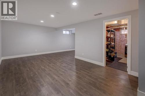 413 Albert Street Se, Airdrie, AB - Indoor Photo Showing Other Room