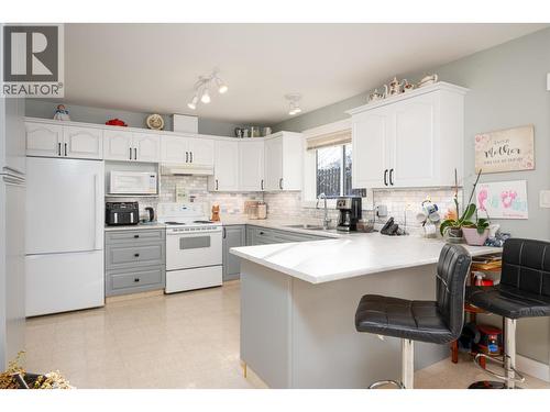 3053 Vista Ridge Drive, Prince George, BC - Indoor Photo Showing Kitchen