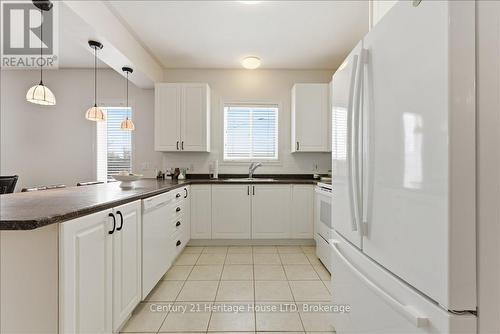 159 Willowlanding Court, Welland (N. Welland), ON - Indoor Photo Showing Kitchen