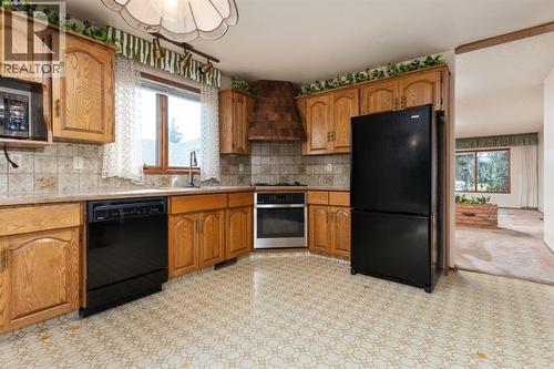 kitchen - 4305 74 Street, Camrose, AB - Indoor Photo Showing Kitchen