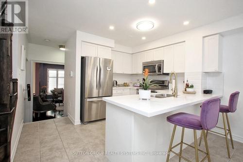 20 - 41 Martinworth Lane, Ajax, ON - Indoor Photo Showing Kitchen With Double Sink With Upgraded Kitchen