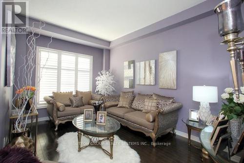 20 - 41 Martinworth Lane, Ajax, ON - Indoor Photo Showing Living Room