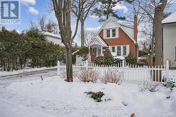 343 DOUGLAS AVENUE  Oakville, ON L6J 3S7