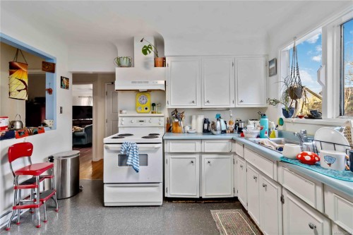 1957 Granite St, Victoria, BC 