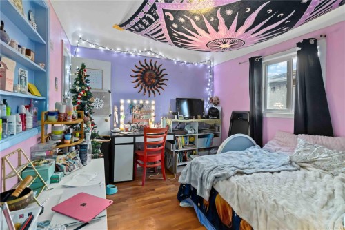 1957 Granite St, Victoria, BC 