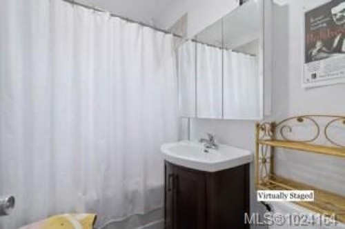 1957 Granite St, Victoria, BC 