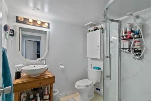 1957 Granite St, Victoria, BC 