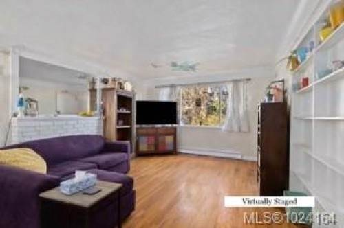 1957 Granite St, Victoria, BC 