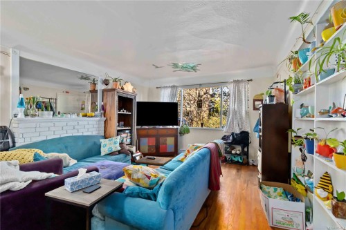 1957 Granite St, Victoria, BC 