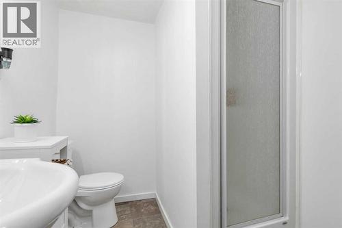 3 piece bathroom - 247 Cornwall Drive, Fort Mcmurray, AB - Indoor Photo Showing Bathroom