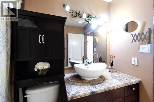 23 Springwood Drive Ne, Slave Lake, AB - Indoor Photo Showing Bathroom