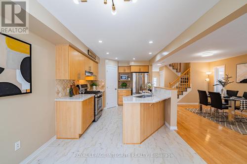 361 Celtic Ridge Crescent, Ottawa, ON - Indoor Photo Showing Kitchen
