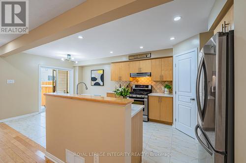 361 Celtic Ridge Crescent, Ottawa, ON - Indoor Photo Showing Kitchen