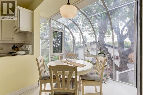 817 17 Avenue Se, Calgary, AB - Indoor Photo Showing Dining Room