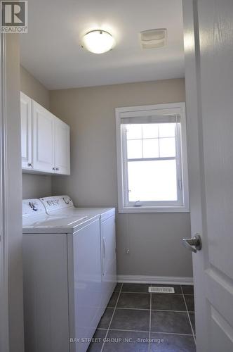 2266 Baronwood Drive, Oakville, ON - Indoor Photo Showing Laundry Room