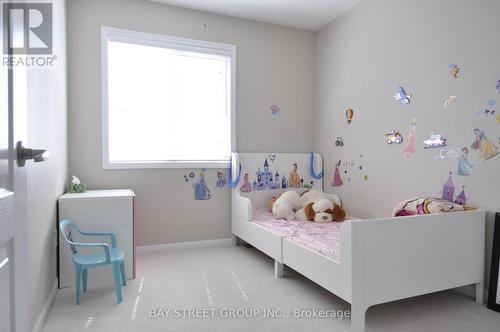 2266 Baronwood Drive, Oakville, ON - Indoor Photo Showing Bedroom