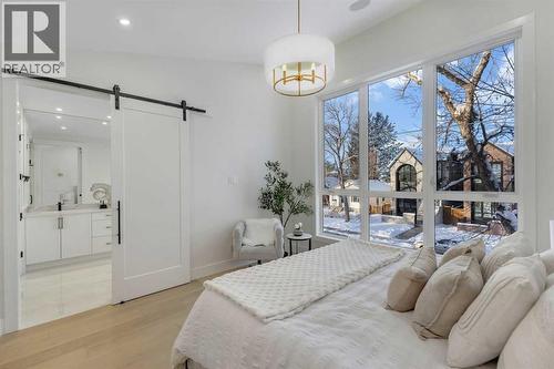 629 21 Avenue Nw, Calgary, AB - Indoor Photo Showing Bedroom