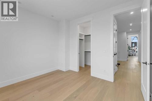 629 21 Avenue Nw, Calgary, AB - Indoor Photo Showing Other Room