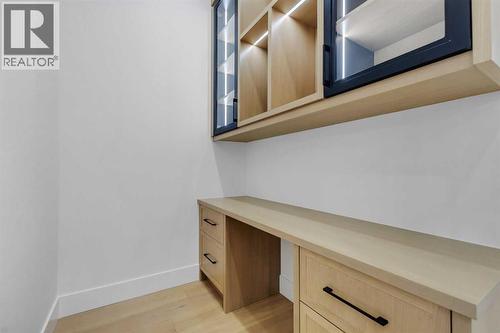 629 21 Avenue Nw, Calgary, AB - Indoor Photo Showing Other Room