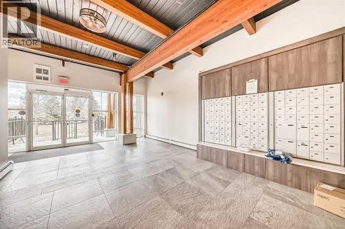 3210, 95 Burma Star Road Sw, Calgary, AB - Indoor Photo Showing Other Room